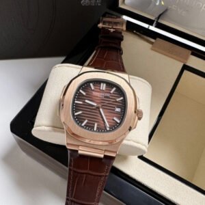 Patek Philippe Nautilus Couro
