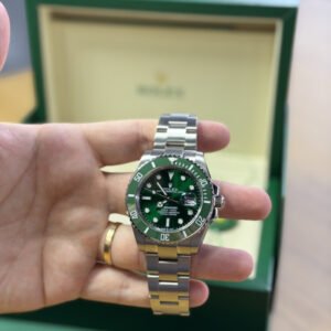 Rolex Submariner / Green ( Hulk)