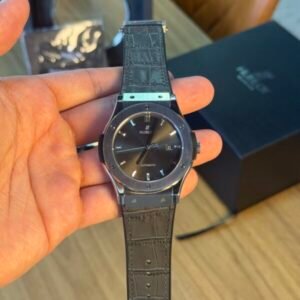 Hublot Classic- Cinza/Couro